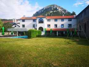 Гостиница Guesthouse Mirjam  Razdrto